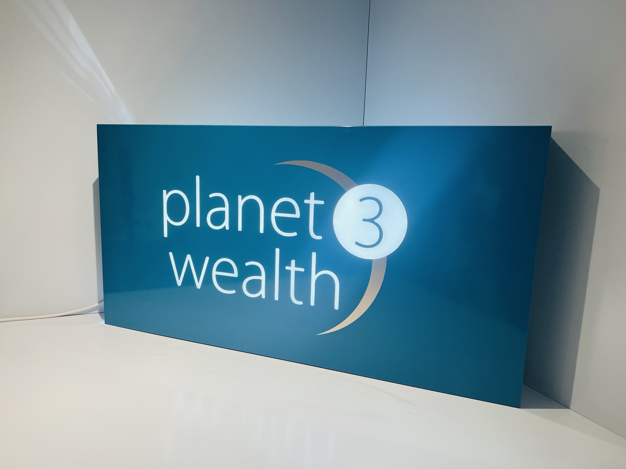 Planet 3 Wealth illuminated sign tray